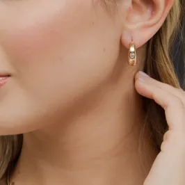 BRINCO ARGOLA CORAÇÃO ZIRCONIA - AMORA
