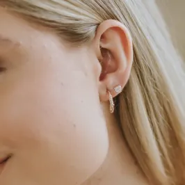 BRINCO JOTA CRAVEJADO - AMELIA