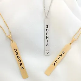 COLAR DE NOME VERTICAL