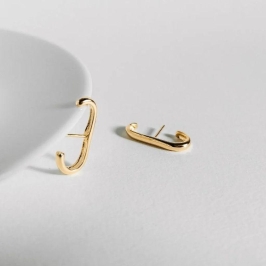 BRINCO EARHOOK LISO  - CARMELLA