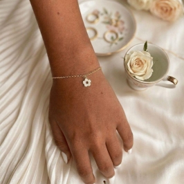 Pulseira Flor Cravejada Aura Banhado Em Ouro