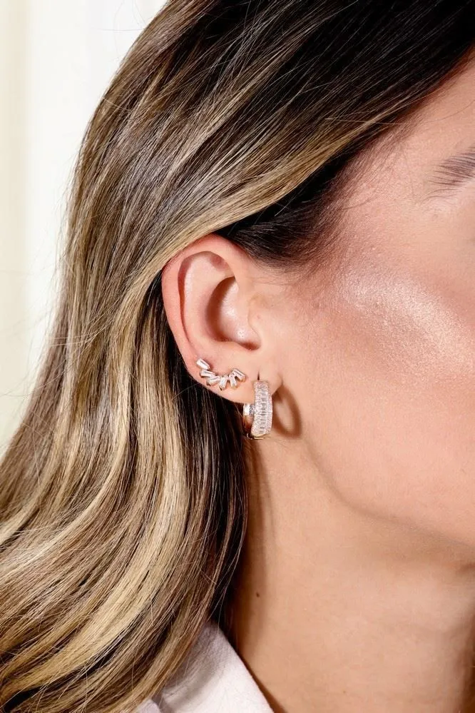 BRINCO EAR CUFF COM ZIRCONIA BAGUETE BANHADO A OURO