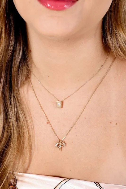 COLAR PLAQUINHA COM CORAÇÃO CRAVEJADO BANHADO A OURO