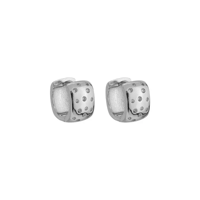 BRINCO ARGOLA QUADRADA CRAVEJADA BANHADO A RÓDIO BRANCO