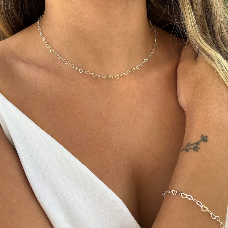 COLAR CHOCKER ELOS DE CORAÇÃO