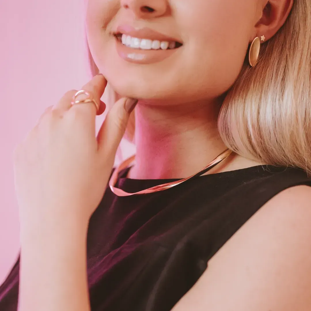 COLAR CHOKER TRANÇADA - AURORA