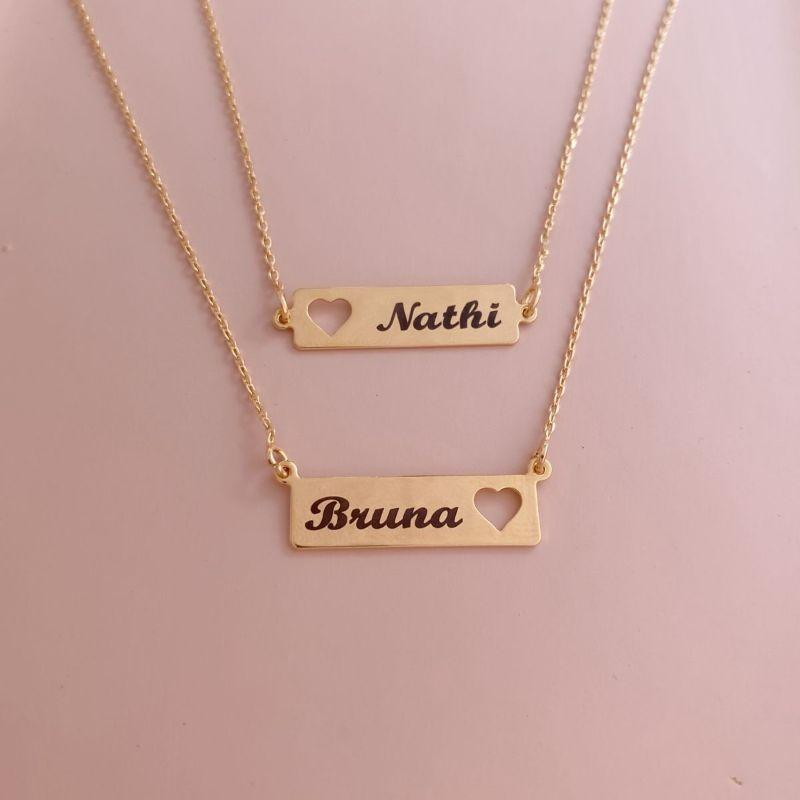 COLAR DE NOME PLACA CORAÇÃO VAZADO 45CM