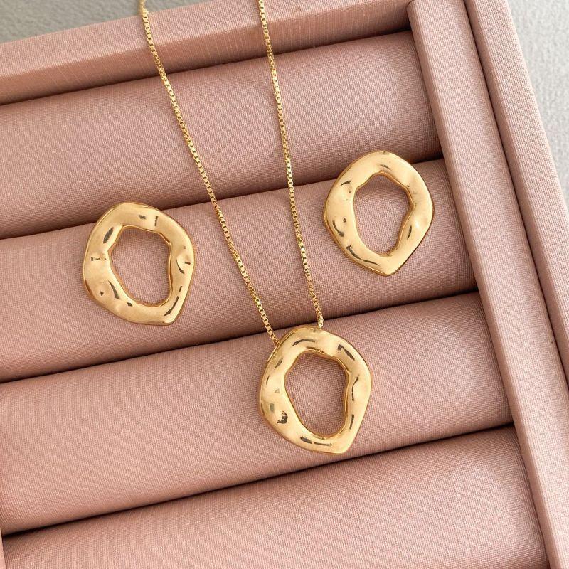 COLAR ORGÂNICO REDONDO - MIA