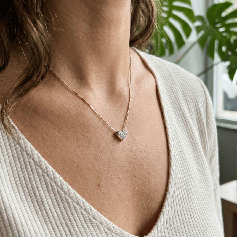 Colar Coração Cravejado Zircônias Coleção Aura 45cm Banho Ródio Branco