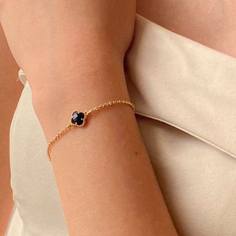 Pulseira Trevo Preto Delicado Virginia Banhado Em Ouro