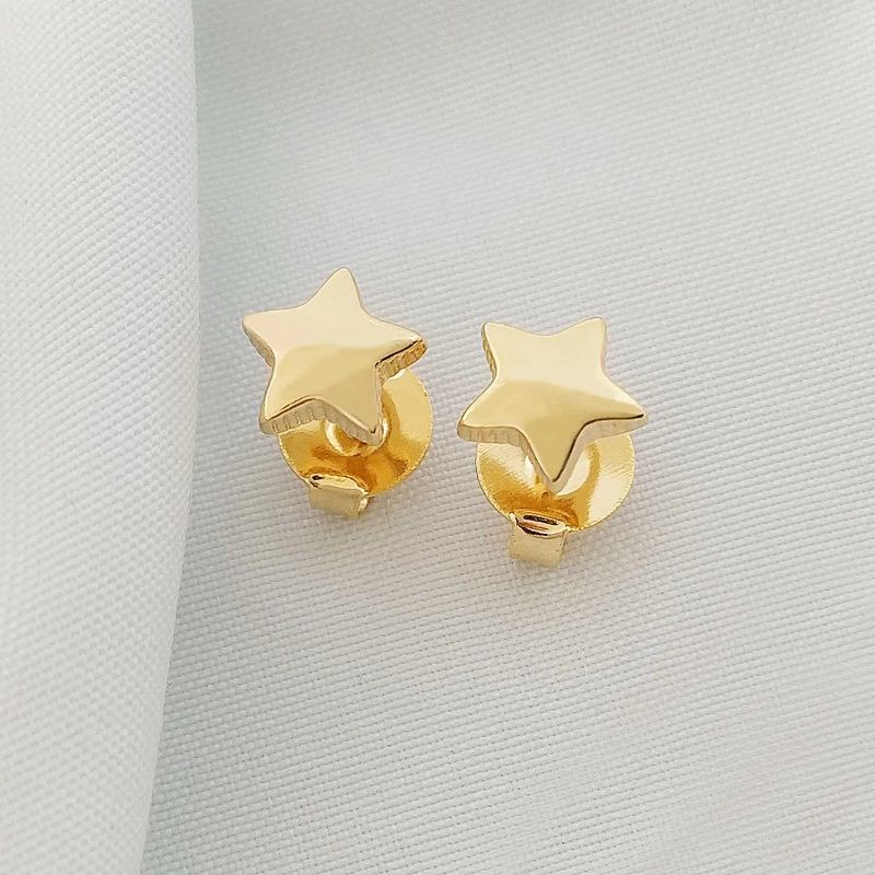 Brinco Estrela Lisa Pequena Essencial Banhado Em Ouro