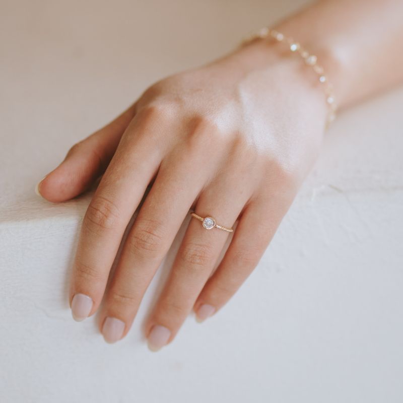 Anel Ponto De Luz Zoe Banhado Em Ouro 18k