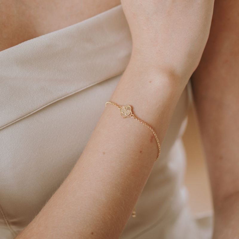 Pulseira Trevo Liso Flô Banhado Em Ouro