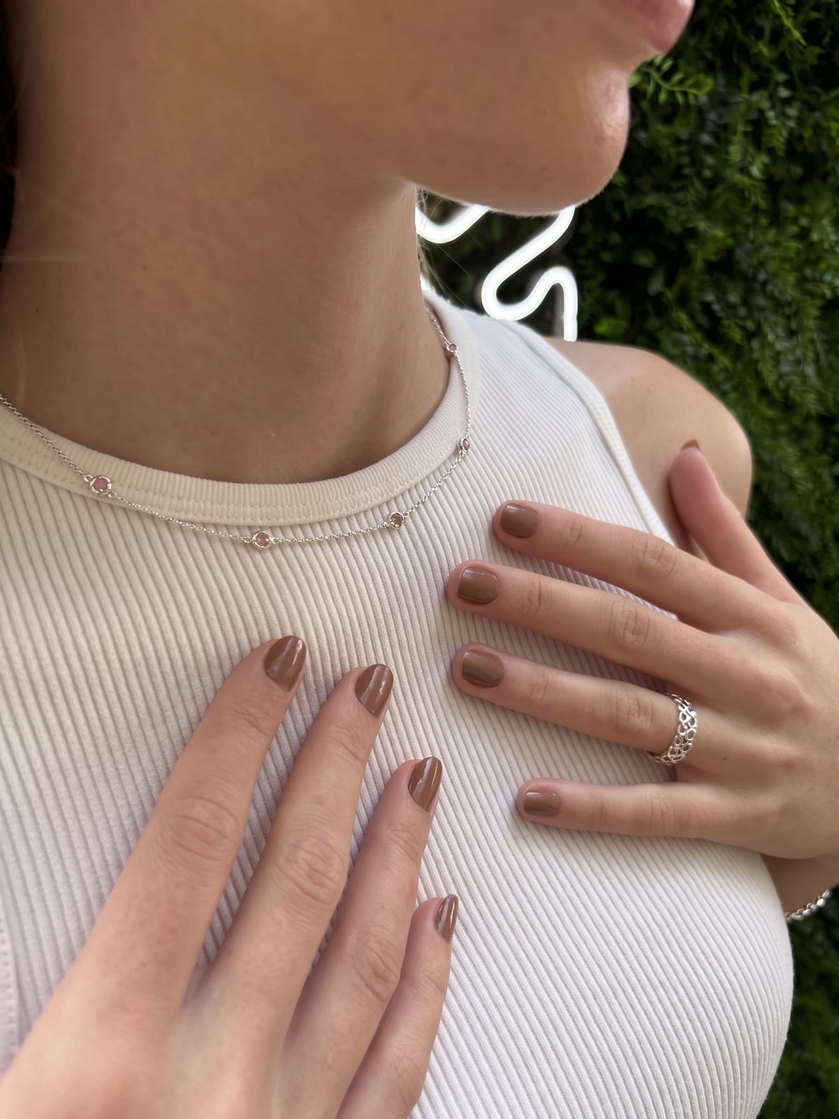 Colar Choker Ponto De Luz Rosa Kunzita Lumina Banhado Em Ródio