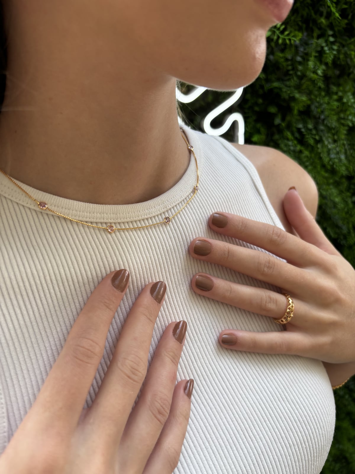 Colar Choker Ponto De Luz Rosa Kunzita Lumina Banhado Em Ouro